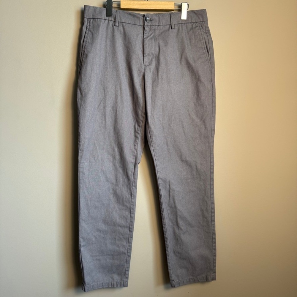 Old Navy‎ Athletic Taper Built-In Flex Chino Pants Gray Mens 34x31 Stretch Twill